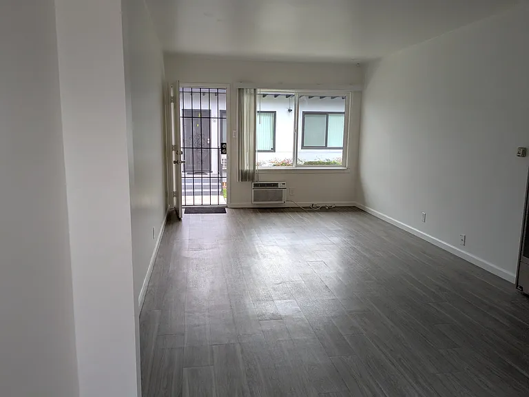 921 W Angeleno Ave — Photo 5