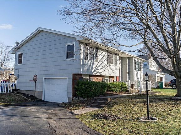 2nd image of 50 Sweet Briar Knl