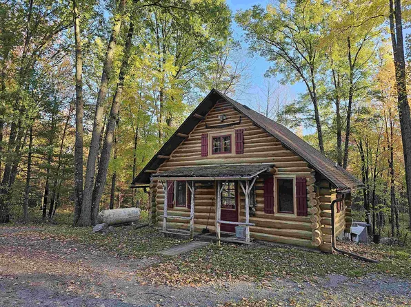 N9396 N Lake Rd, Iola, WI 54945