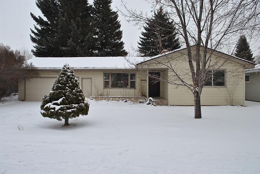1st image of 812 N Skyline Dr