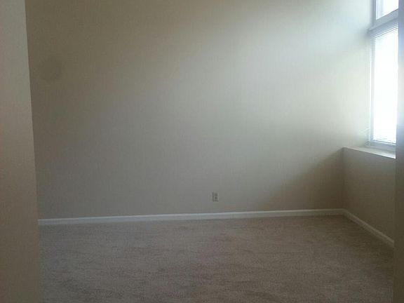 5th image of 3556 Shenandoah Ave APT 102