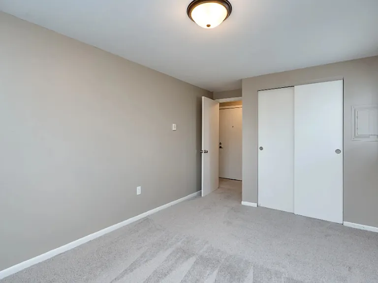 Imperial Continental Court Apartments — Photo 19
