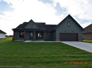 2032 Prairie Fire Dr, Sallisaw, OK 74955