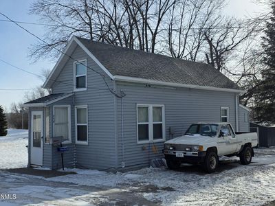 438 5th Ave NW, Valley City, ND, 58072