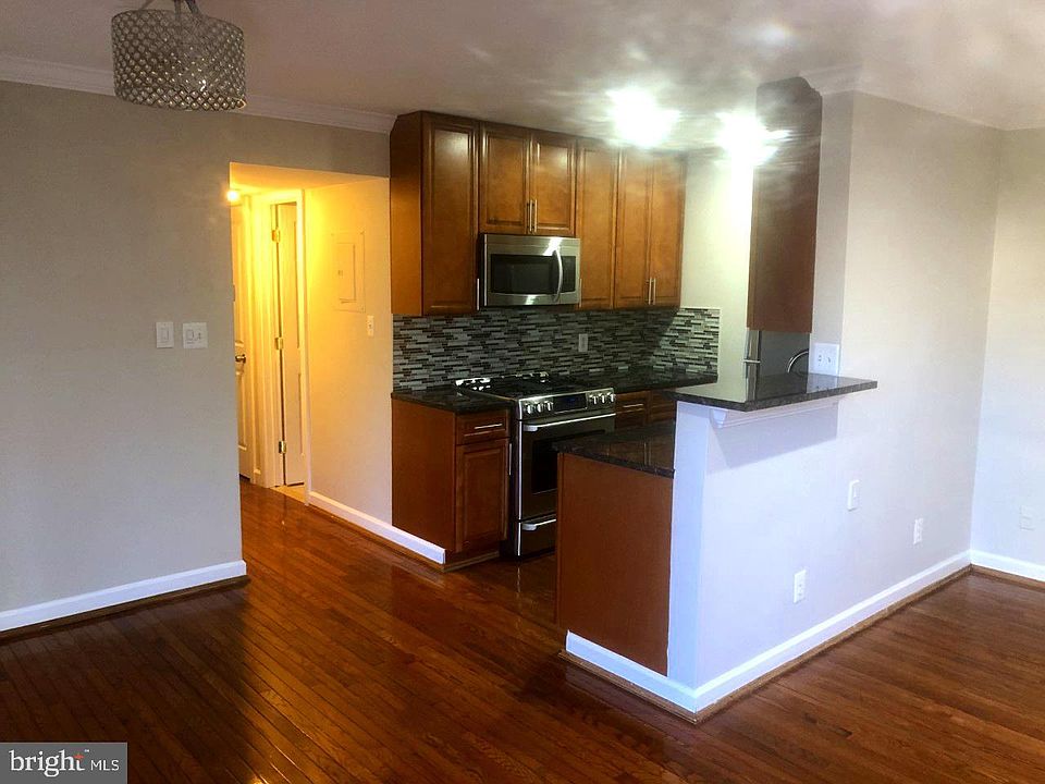 1st image of 4951 Americana Dr APT 105