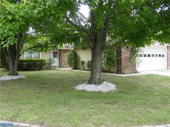 490A Grandin Rd, Monroe Township, NJ 08831