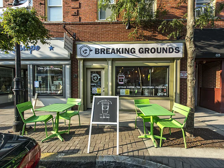 Breaking Grounds Cafe