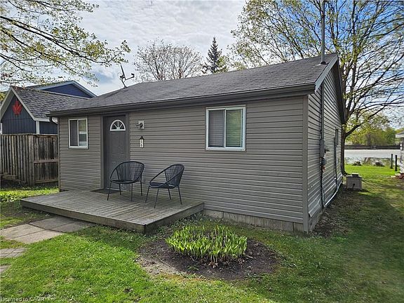 2nd image of 1323 Queen St #125