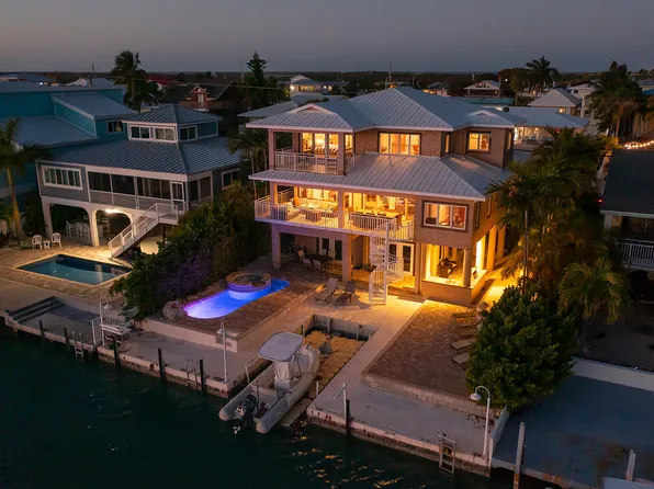 414 Caribbean Dr E, Summerland Key, FL 33042