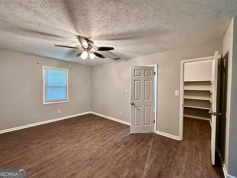 197 Rock Garden Ter NW — Photo 22