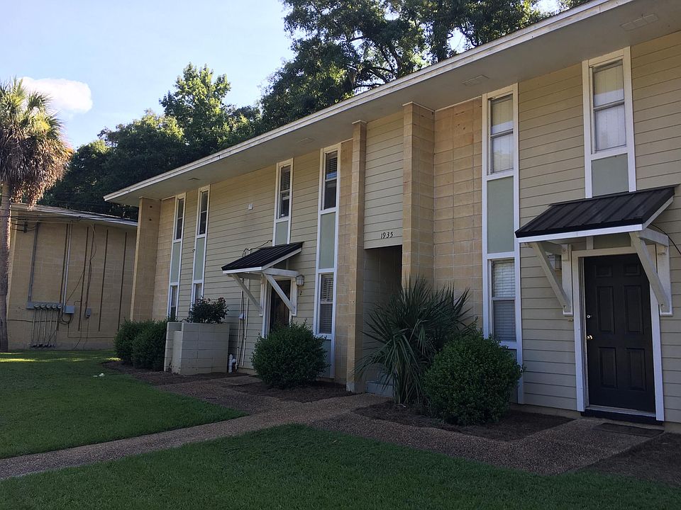 1st image of 1935 Dawsey St APT 4