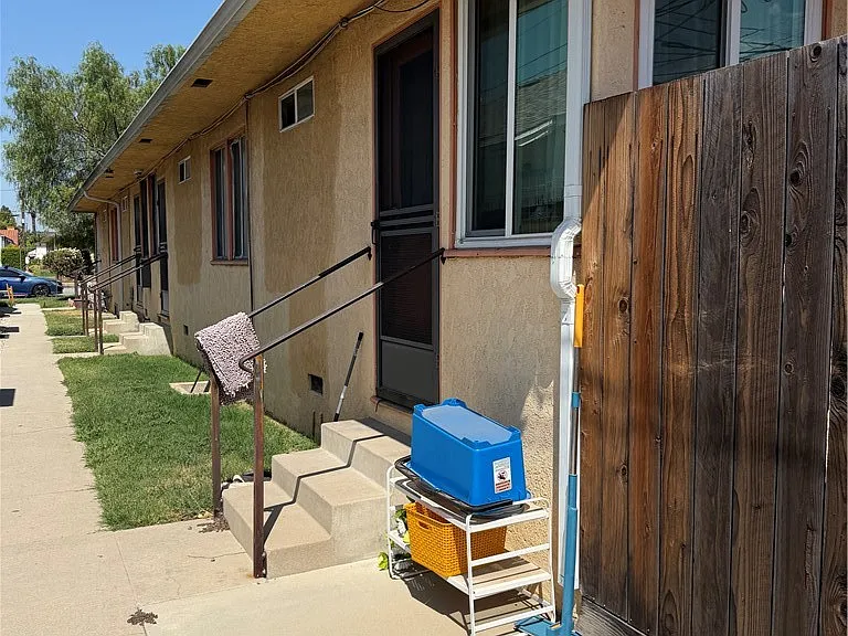 1340 N Buena Vista St #A — Photo 8