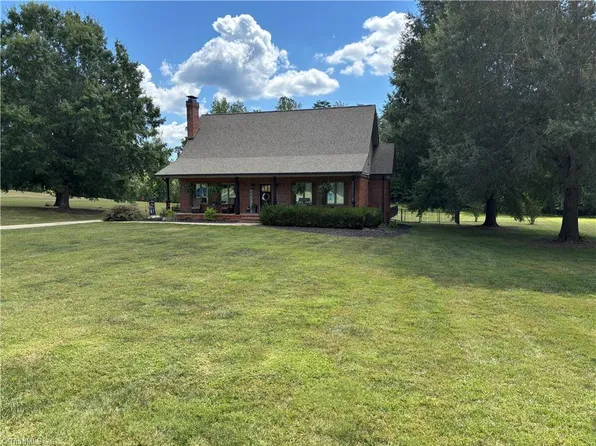 323 Chickasaw Dr, Reidsville, NC 27320