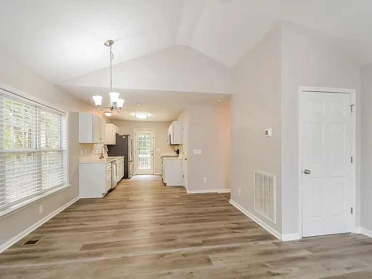 504 Jaffiley Ct — Photo 4