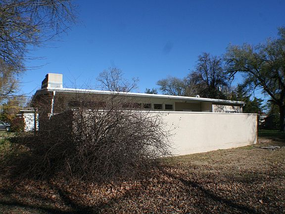 5th image of 344 Hillside St