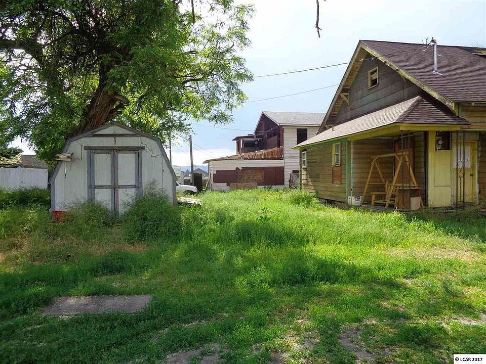 2nd image of 228 1st Ave