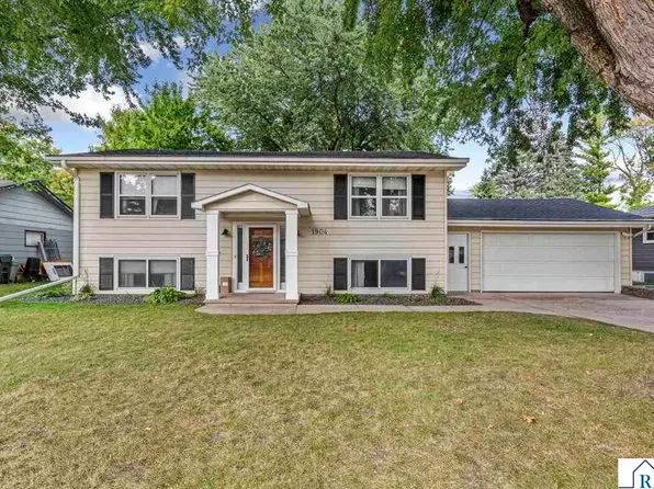 1904 Fair St, Mankato, MN 56001