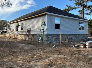 103 Continental Dr, Glennville, GA 30427