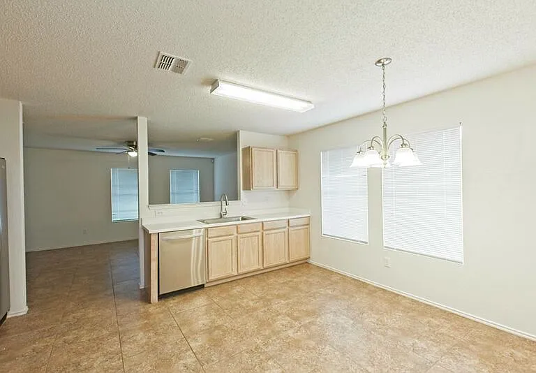 2508 Clear Brook Dr — Photo 10