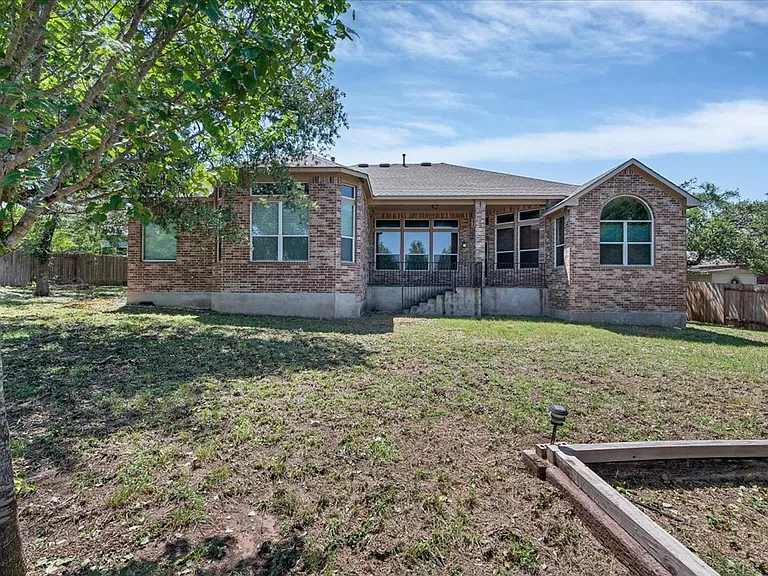 203 Raindance Cv — Photo 28