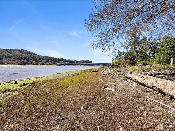 4th image of 64 Mill Ranch Rd