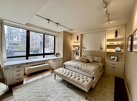 Rented by Sotheby's International Realty | media 7