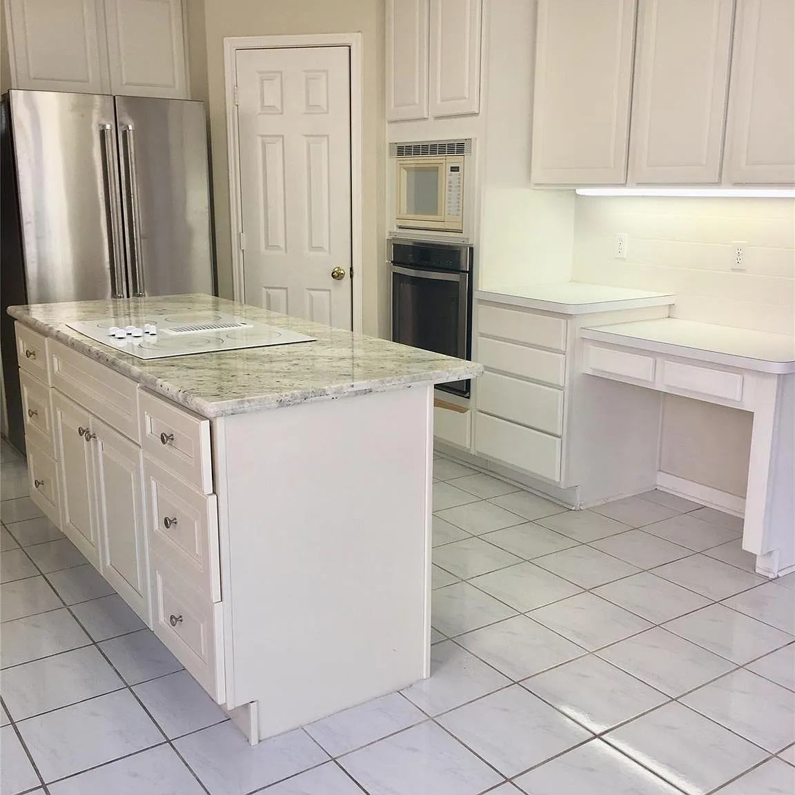 4 bed, 2.5 bath, 2852 sqft, $4,300 — Photo 3
