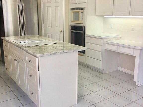 3rd image of 4804 Linden St