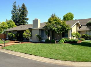240 De Anza Ln, Los Altos, CA 94022