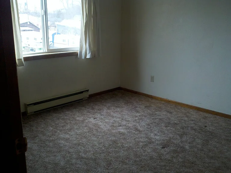 1844 Burlington Ave — Photo 7