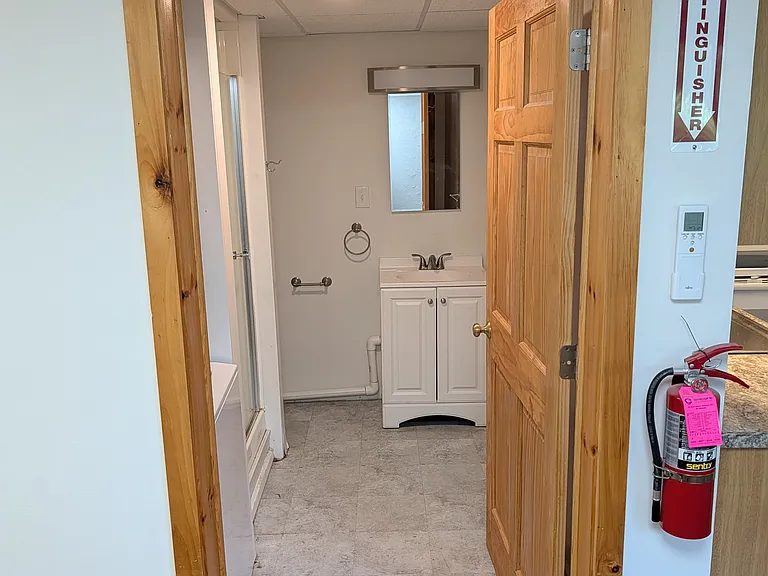 753 W River Rd #C — Photo 3