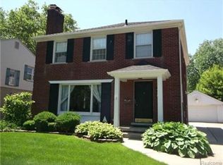 425 Chalfonte Ave, Grosse Pointe Farms, MI 48236