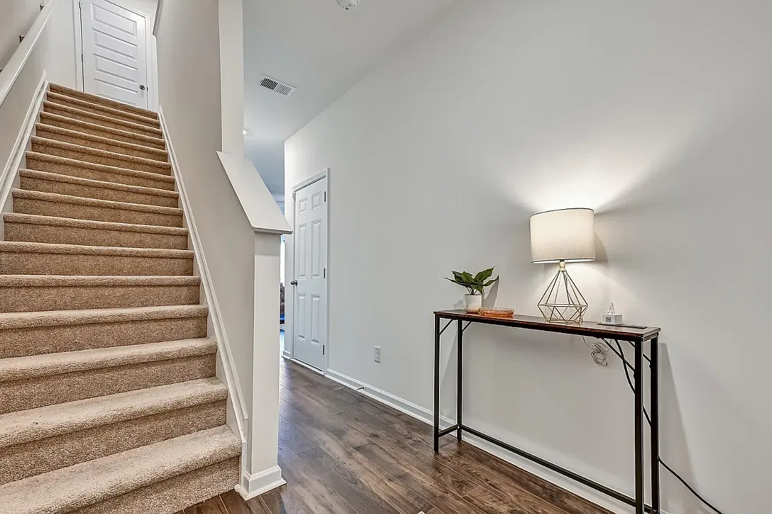 867 Taurus Dr — Photo 3
