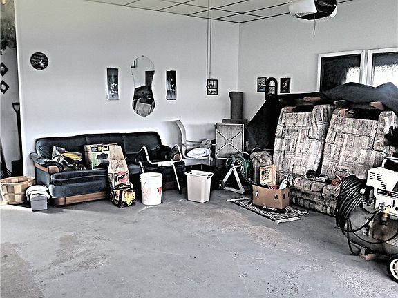 3rd image of 9 Iland Dr