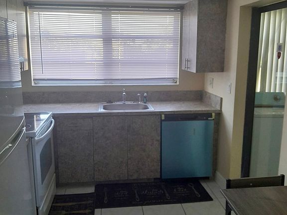 4th image of 2551 NW 41st Ave APT 211