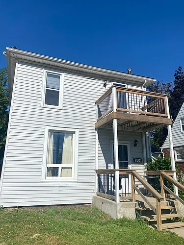 104 Queen St N #MAIN FLOOR Photo 1
