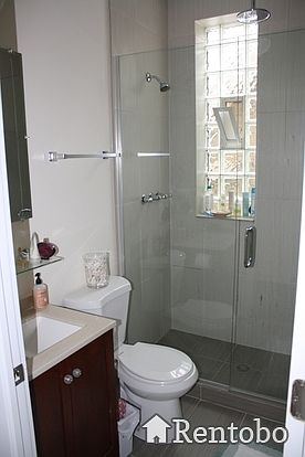3rd image of 2035 W Cortland St #1