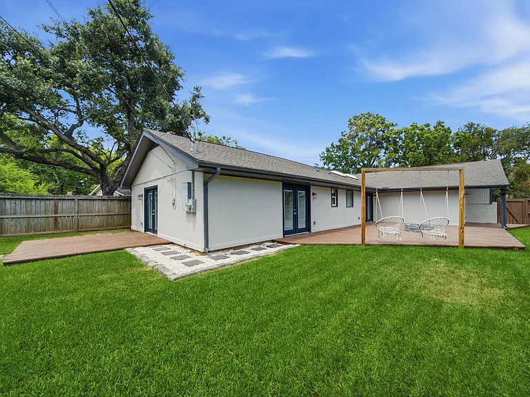 2603 Baycrest Dr — Photo 23