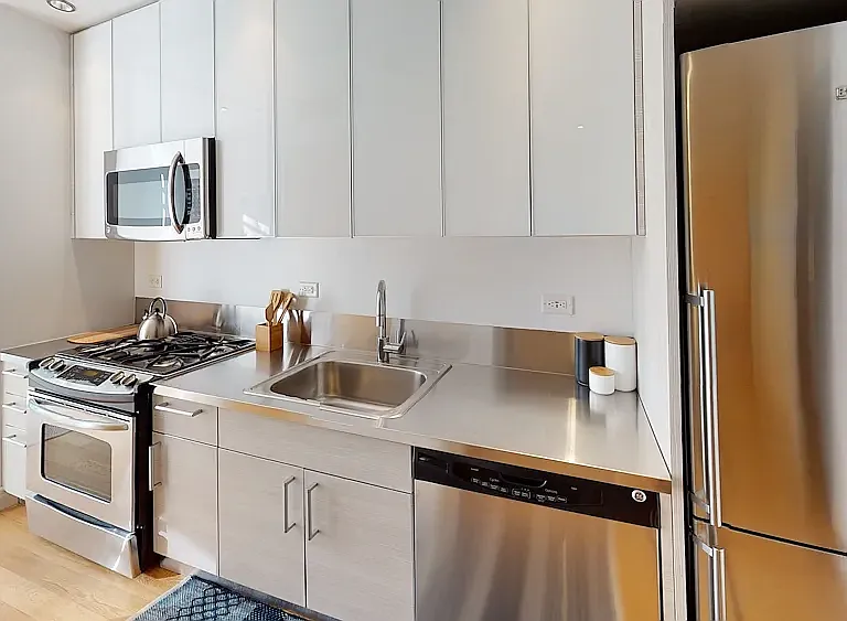 550 W 54th St #1714 — Photo 2