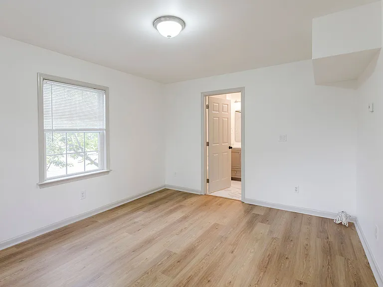 2591 Washington St #1 — Photo 13