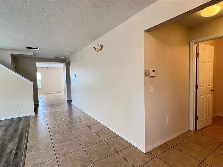 216 Verdi St — Photo 9