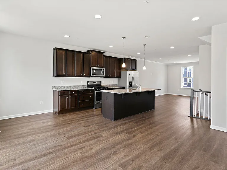1016 Highpoint Trl — Photo 3