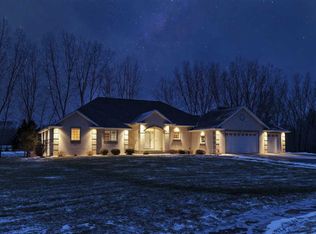 3242 Libby Ln, Green Bay, WI 54313
