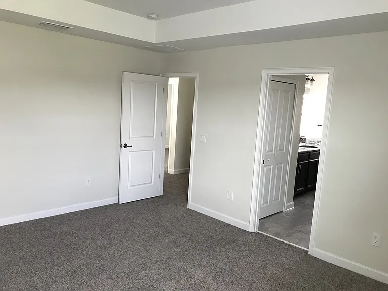 11131 Sycamore Woods Dr — Photo 30