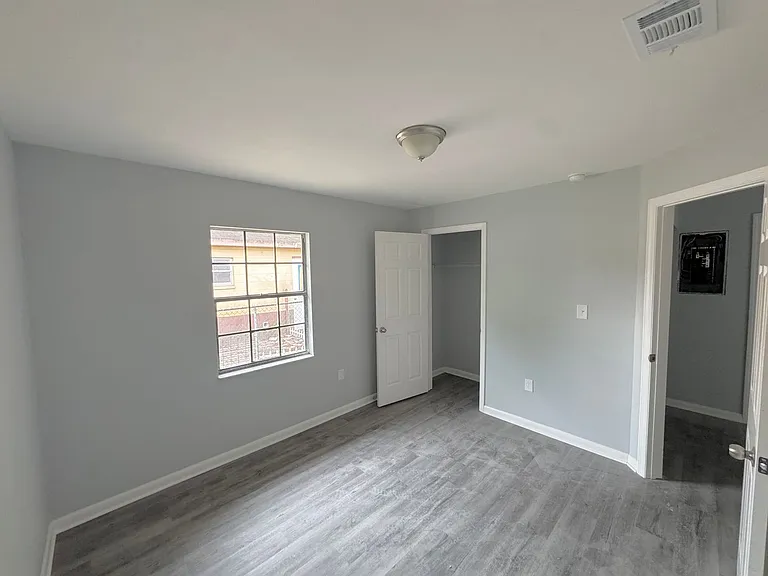 524 Montana Ave — Photo 4