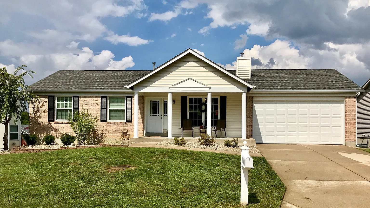 206 Maple Point Dr photo 1