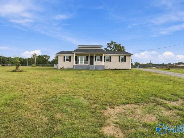 1240 Wesley Ave N, Cullman, AL 35058