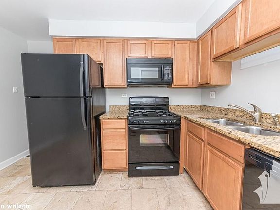 2nd image of 4540 N Wolcott Ave #216