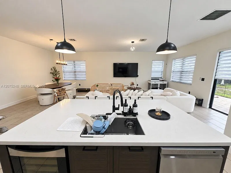 13655 SW 158th Pl — Photo 4