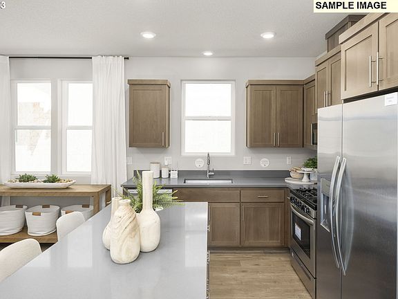 5th image of 3733 SE 83rd Ave